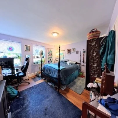 3 bed, 1 bath apartment for rent at 1 O'leary Way Unit 92, Jamaica Plain — photo 4 of 9