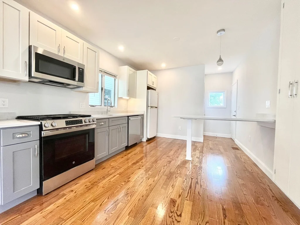 4 bed, 2 bath apartment for rent at 1 Oliver, Watertown — photo 4 of 17