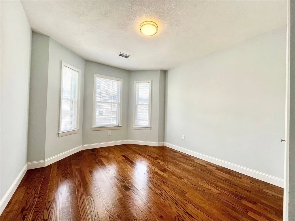 4 bed, 2 bath apartment for rent at 1 Oliver, Watertown — photo 9 of 17