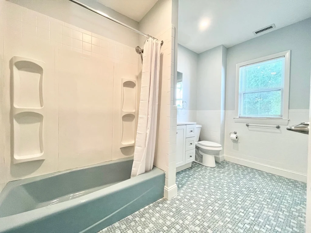 4 bed, 2 bath apartment for rent at 1 Oliver, Watertown — photo 13 of 17