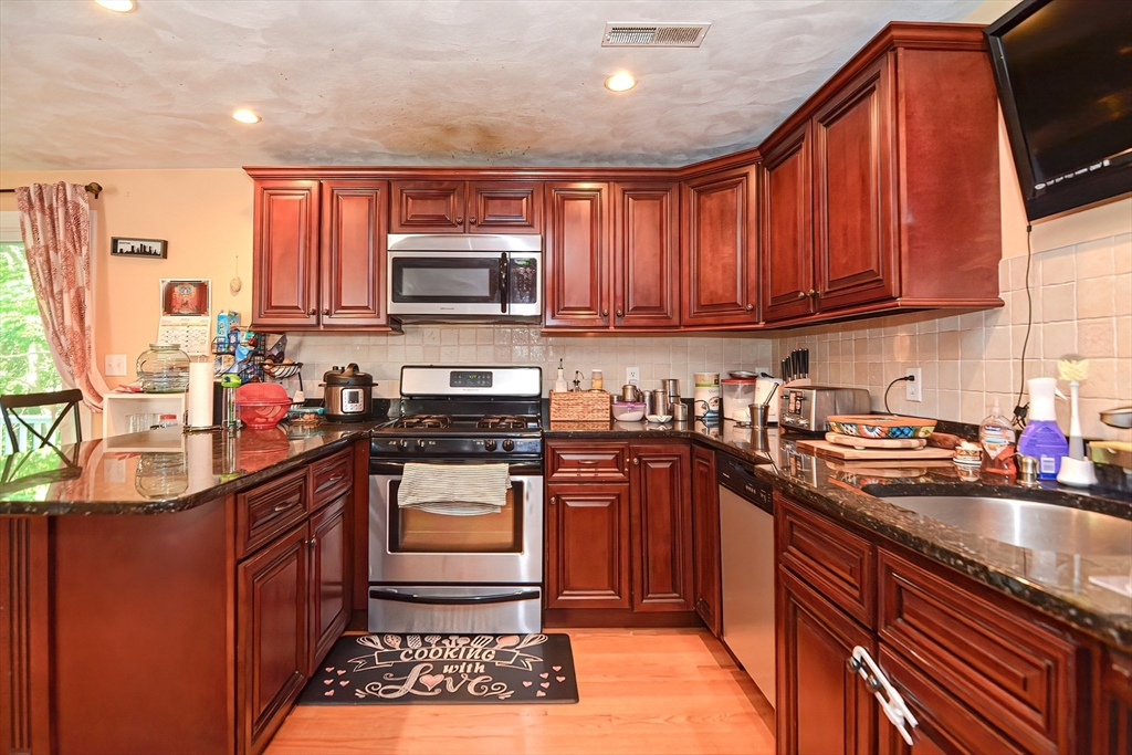 2 bed, 2 bath apartment for rent at 1 Olson St Unit 4, Wilmington — photo 11 of 25