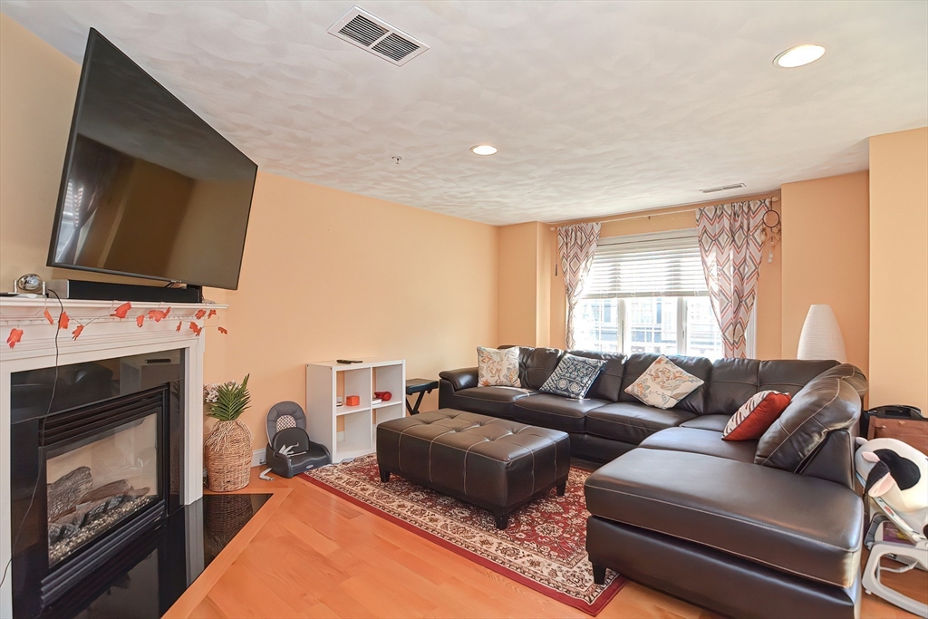 2 bed, 2 bath apartment for rent at 1 Olson St Unit 4, Wilmington — photo 12 of 25