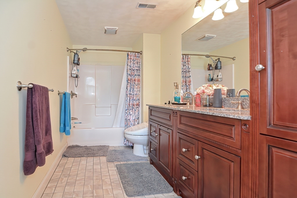 2 bed, 2 bath apartment for rent at 1 Olson St Unit 4, Wilmington — photo 16 of 25