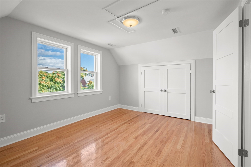 3 bed, 1 bath apartment for rent at 1 Orient Ave Unit 2, Everett — photo 10 of 12
