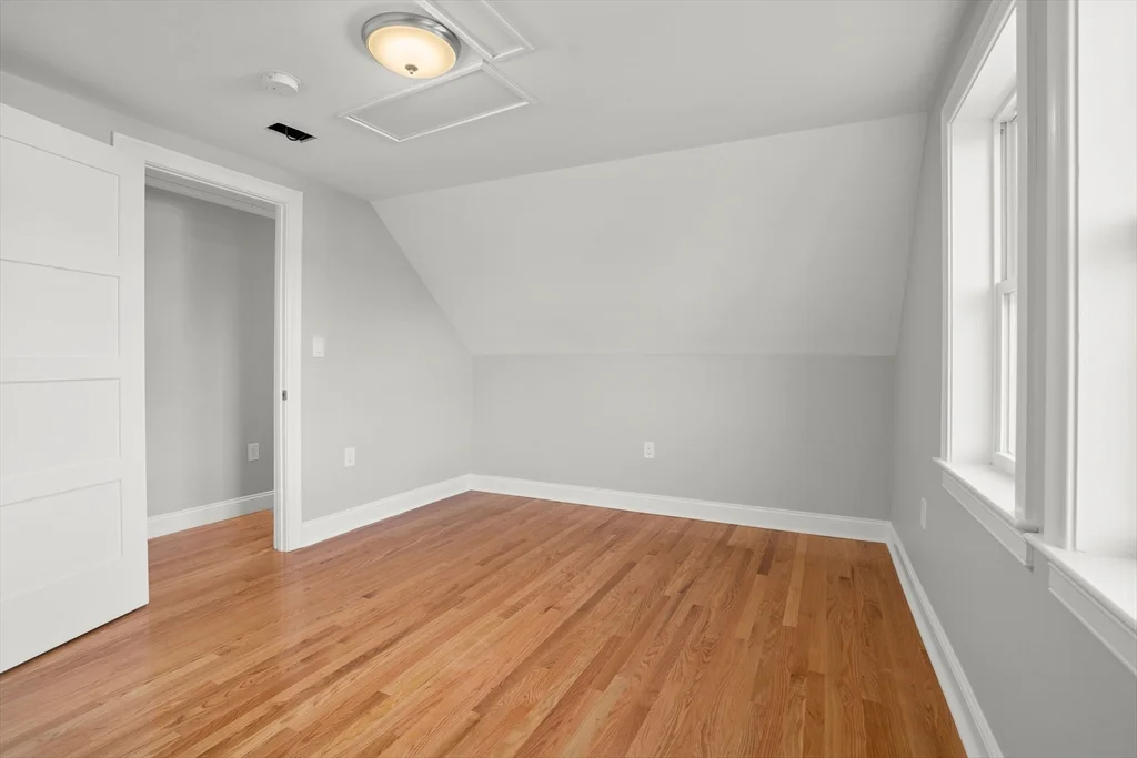 3 bed, 1 bath apartment for rent at 1 Orient Ave Unit 3, Everett — photo 11 of 12