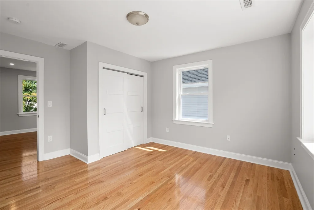 3 bed, 1 bath apartment for rent at 1 Orient Ave Unit 3, Everett — photo 5 of 12
