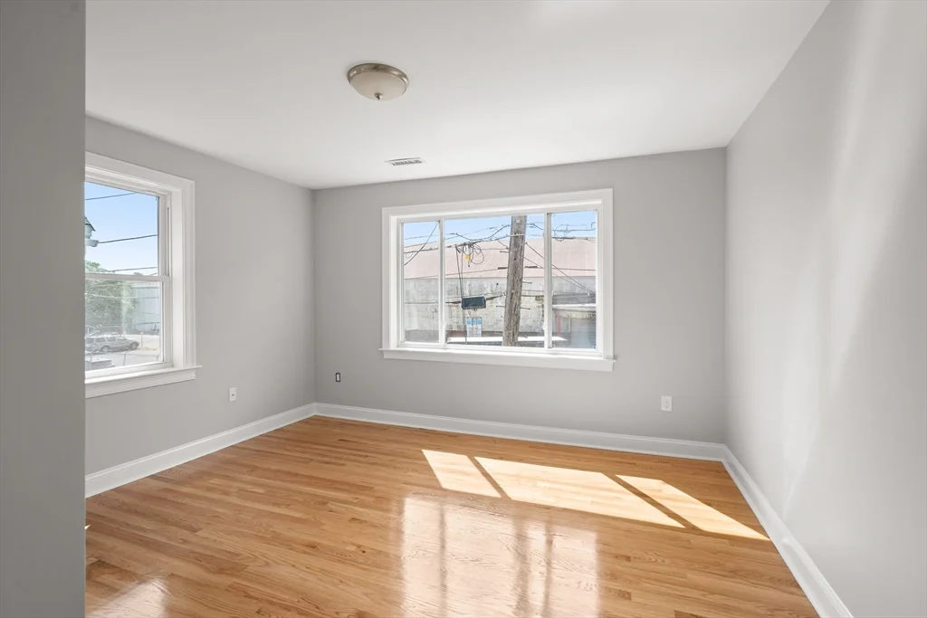 3 bed, 1 bath apartment for rent at 1 Orient Ave Unit 3, Everett — photo 6 of 12