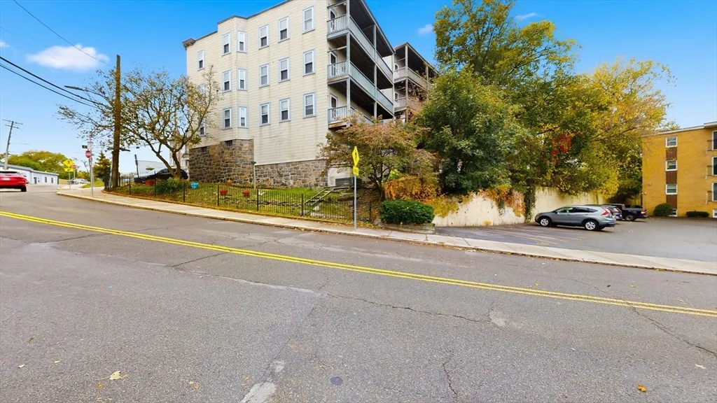 4 bed, 1 bath apartment for rent at 1 Orient Ave Unit 3C, East Boston — photo 25 of 25