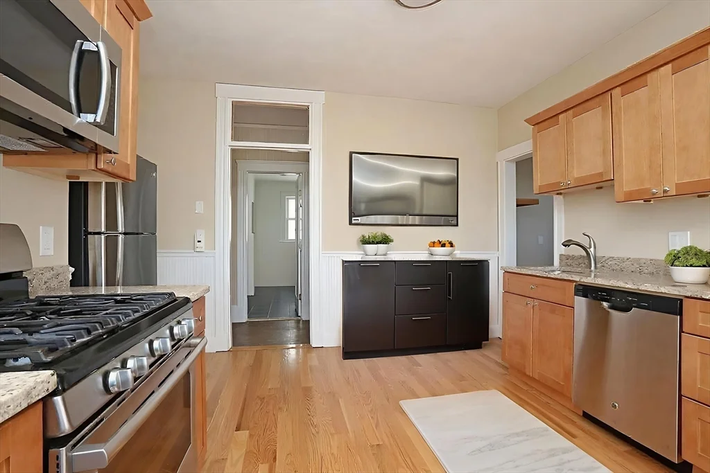 4 bed, 1 bath apartment for rent at 1 Orient Ave Unit C, East Boston — photo 2 of 12