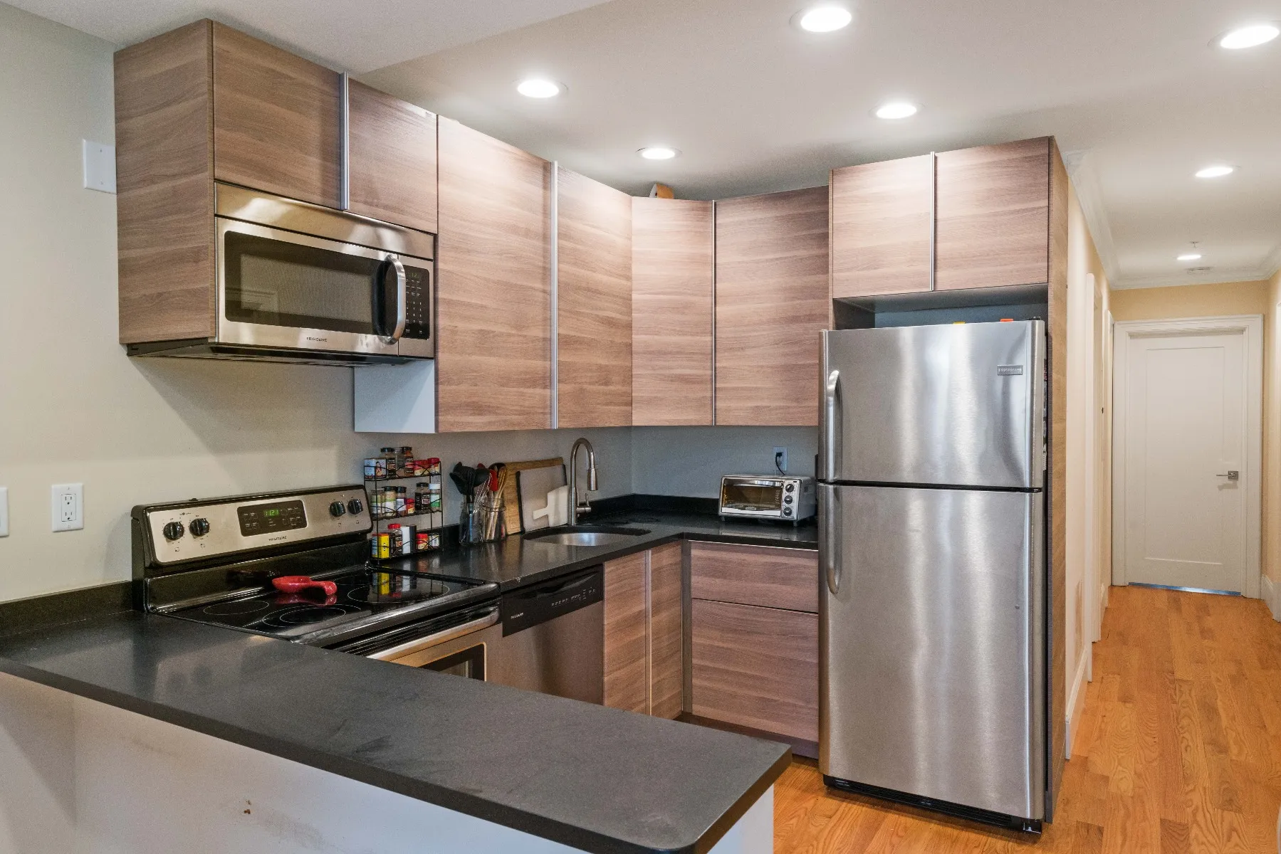 4 bed, 1 bath apartment for rent at 1 Oswald St Unit 1, Mission Hill — photo 1 of 7