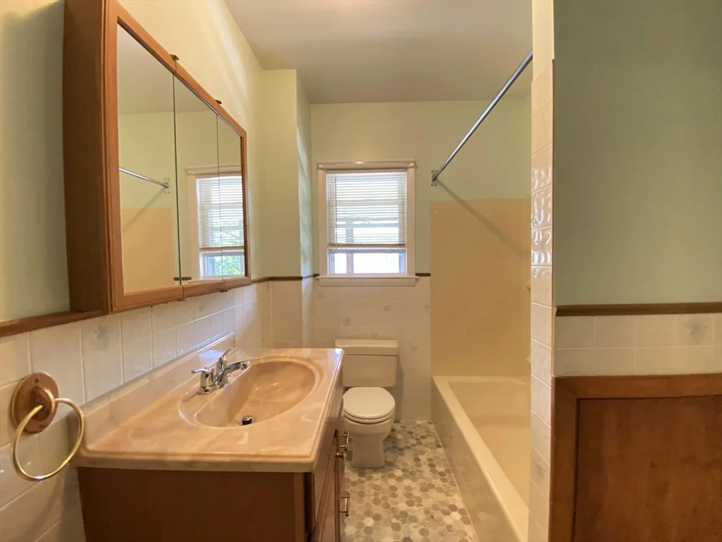 2 bed, 1 bath apartment for rent at 1 Overland St Unit 3, Fitchburg — photo 7 of 8