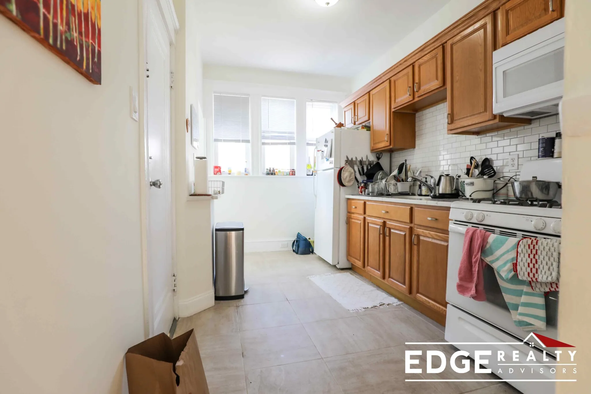 2 bed, 1 bath apartment for rent at 1 Pama Gdns Unit 2, Brighton — photo 3 of 9