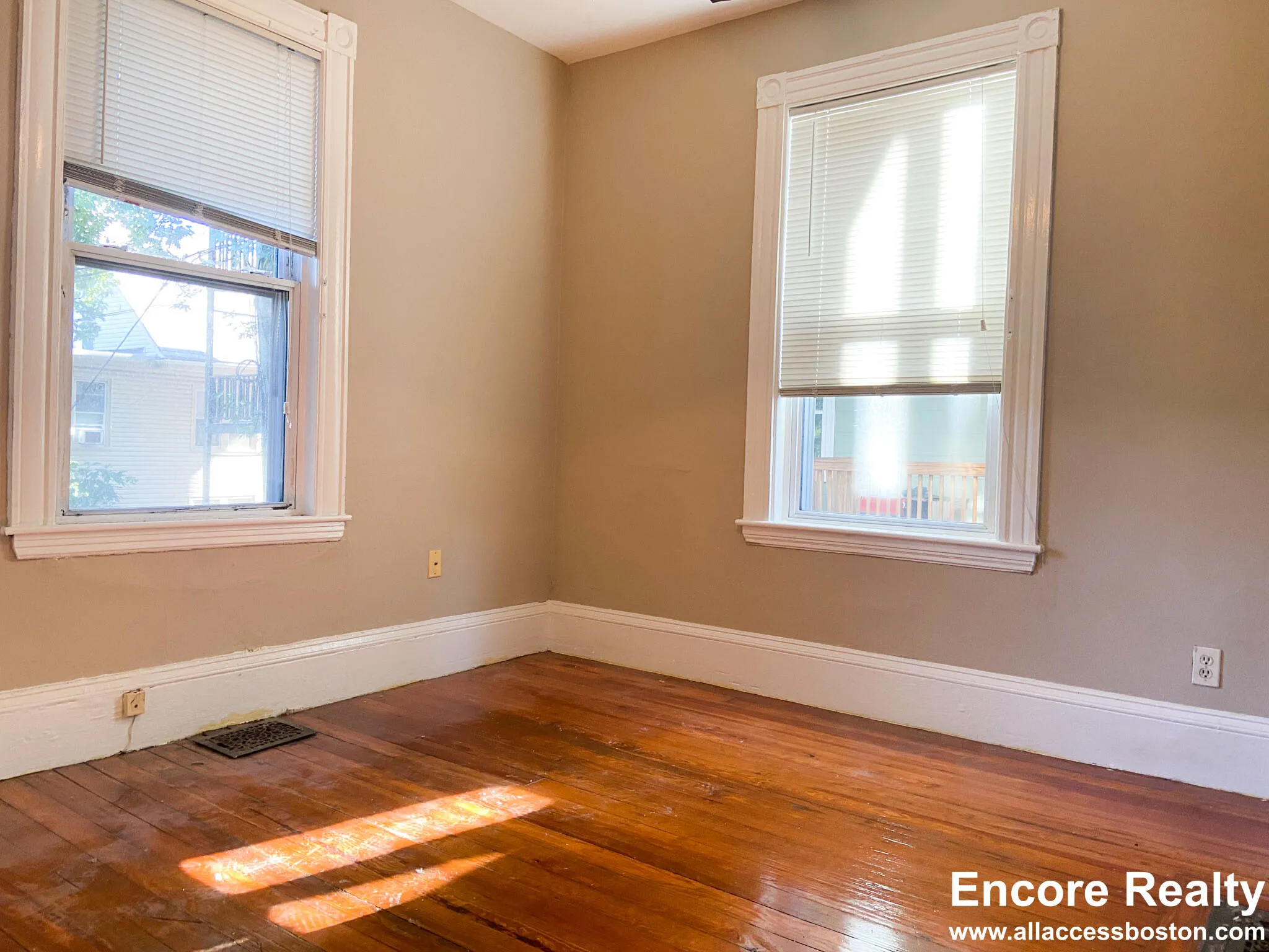 3 bed, 2 bath apartment for rent at 1 Parker Hill Ter Unit 1, Mission Hill — photo 14 of 29