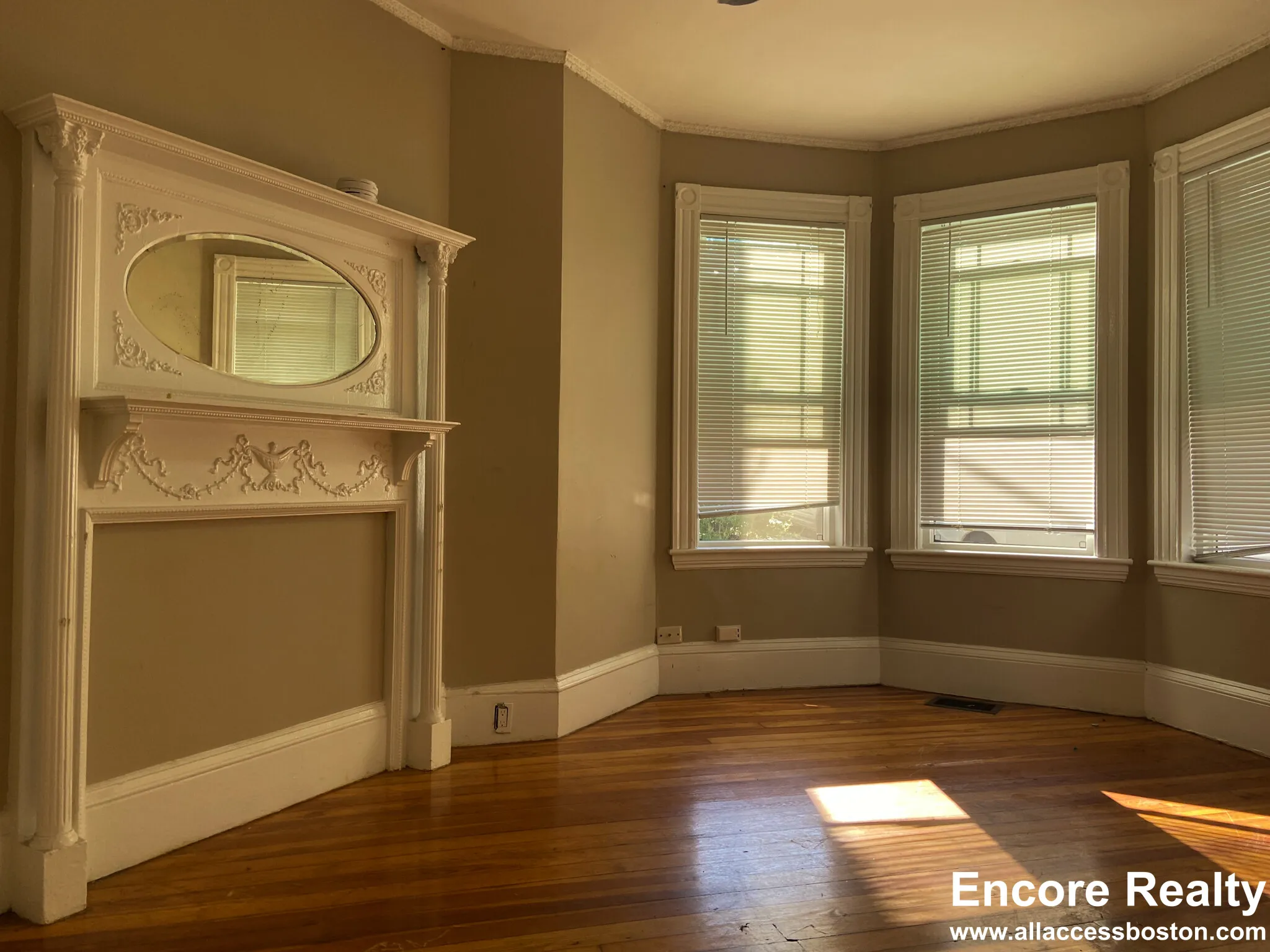 3 bed, 2 bath apartment for rent at 1 Parker Hill Ter Unit 1, Mission Hill — photo 1 of 29