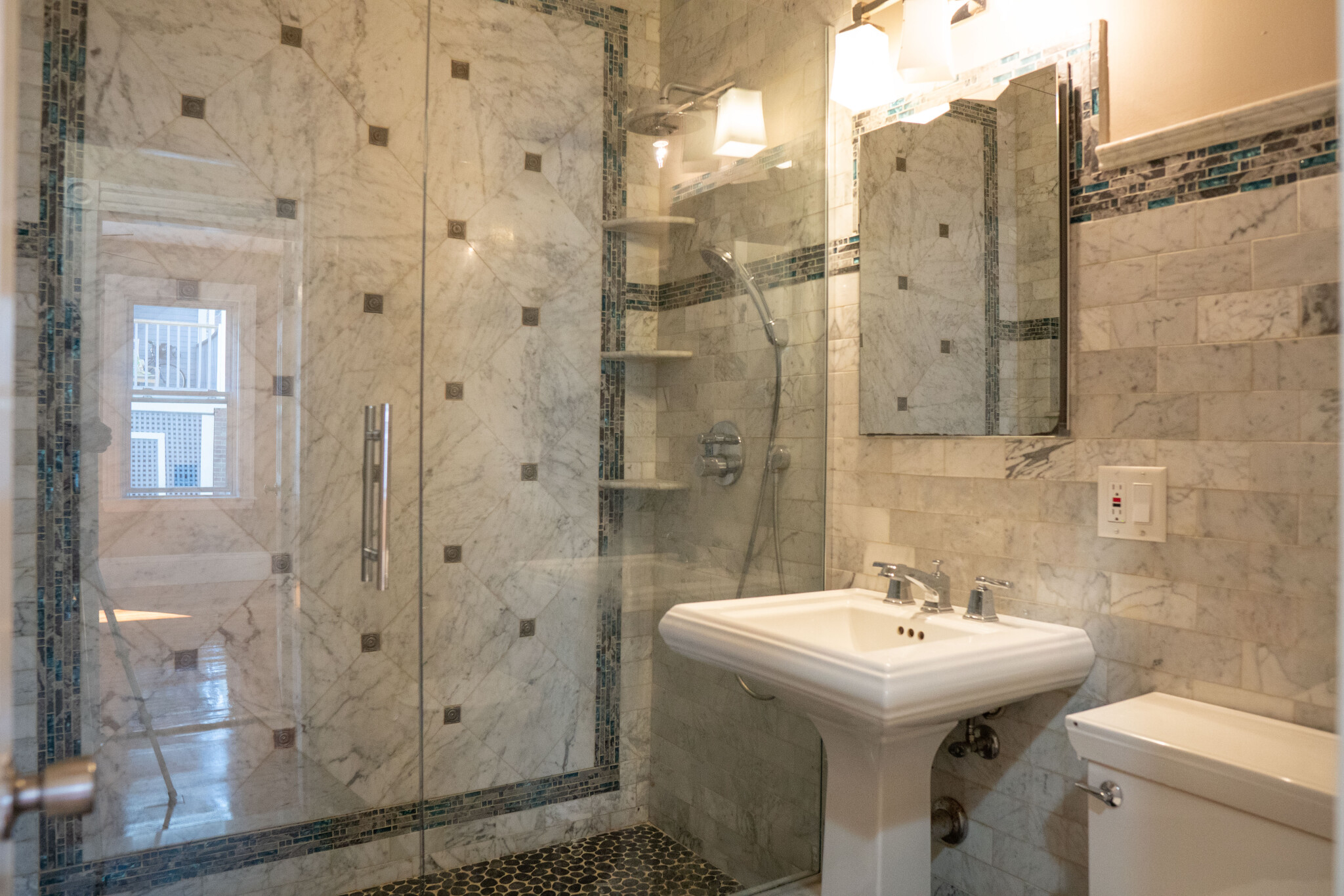 6 bed, 2 bath apartment for rent at 1 Parker Hill Ter Unit 2, Mission Hill — photo 9 of 10