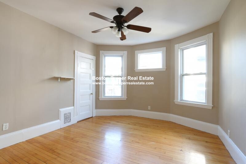 4 bed, 1 bath apartment for rent at 1 Parker Hill Ter Unit 2A, Mission Hill — photo 15 of 38