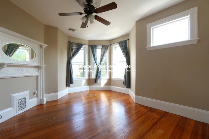 4 bed, 1 bath apartment for rent at 1 Parker Hill Ter Unit 2A, Mission Hill