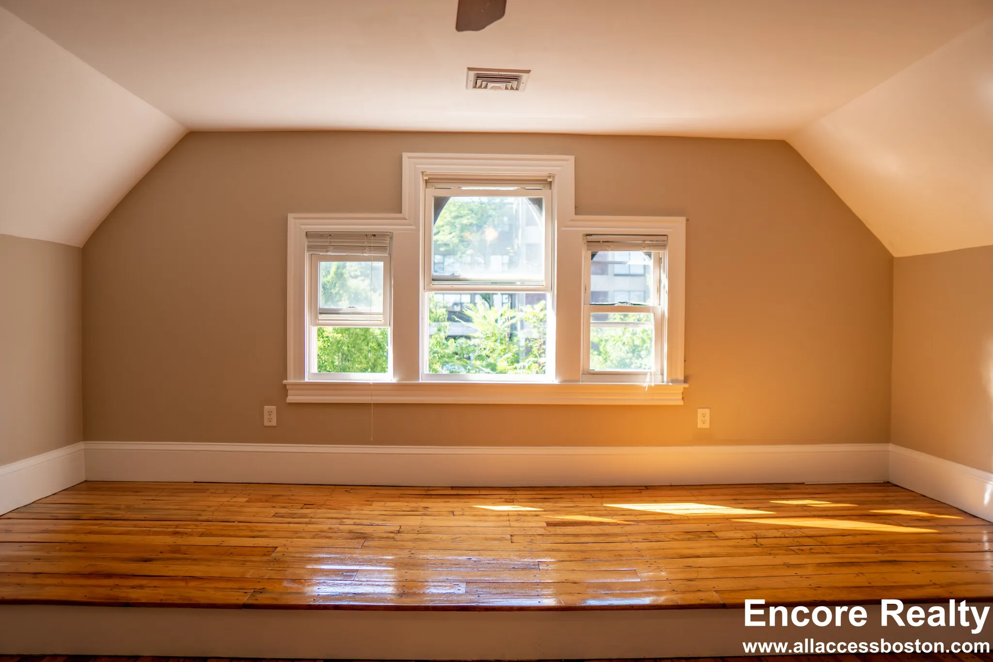 7 bed, 2 bath apartment for rent at 1 Parker Hill Ter Unit 3, Mission Hill — photo 16 of 46