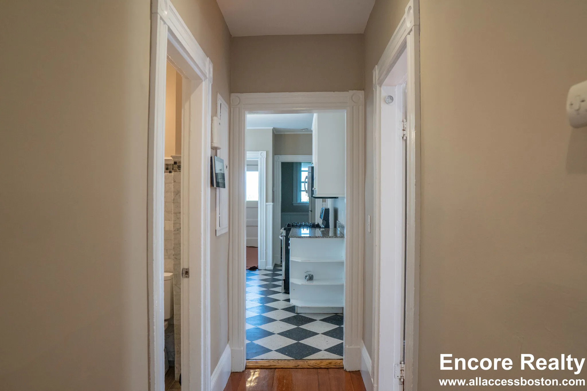 7 bed, 2 bath apartment for rent at 1 Parker Hill Ter Unit 3, Mission Hill — photo 26 of 46