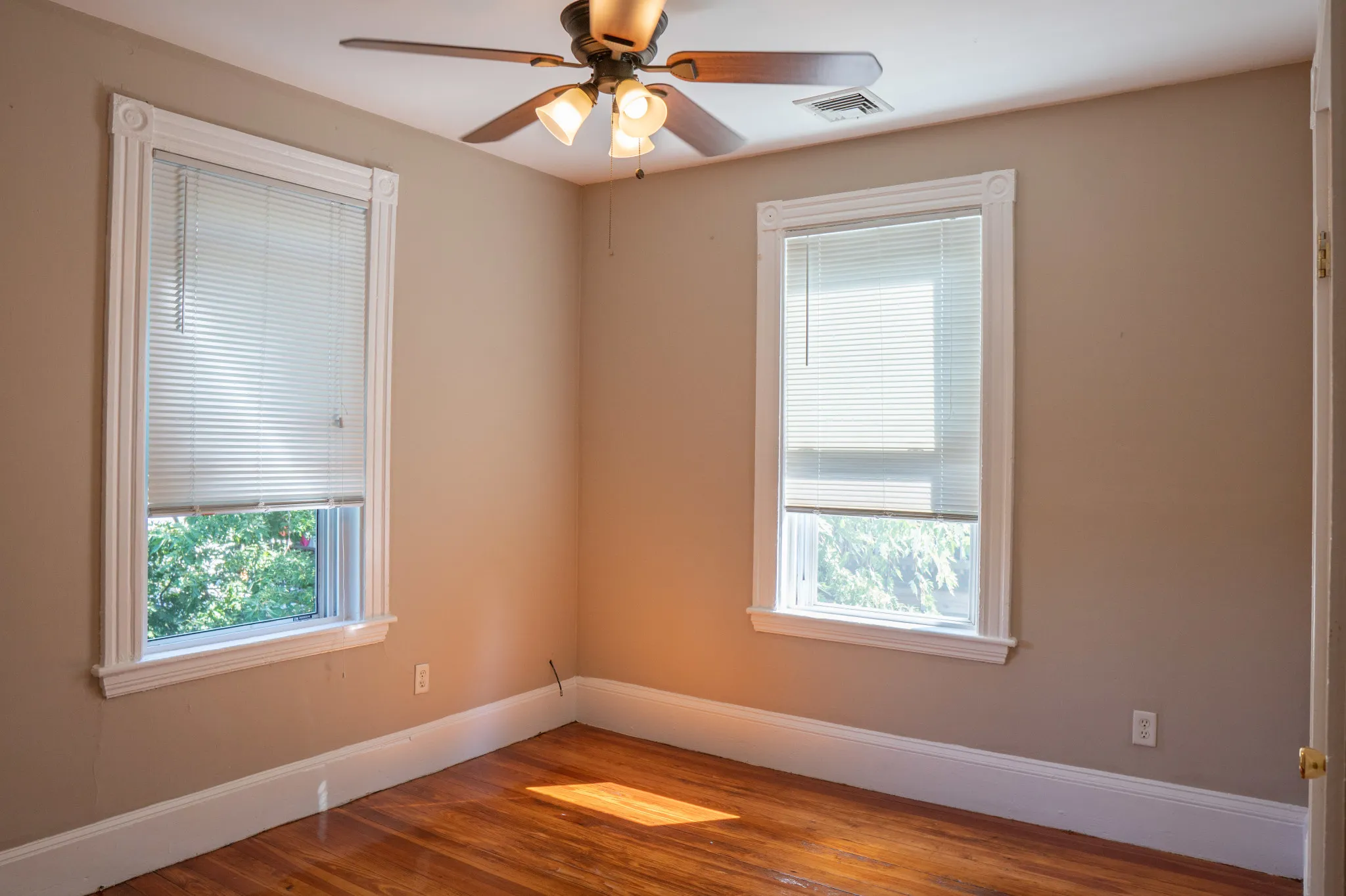7 bed, 2 bath apartment for rent at 1 Parker Hill Ter Unit 3, Mission Hill — photo 37 of 46