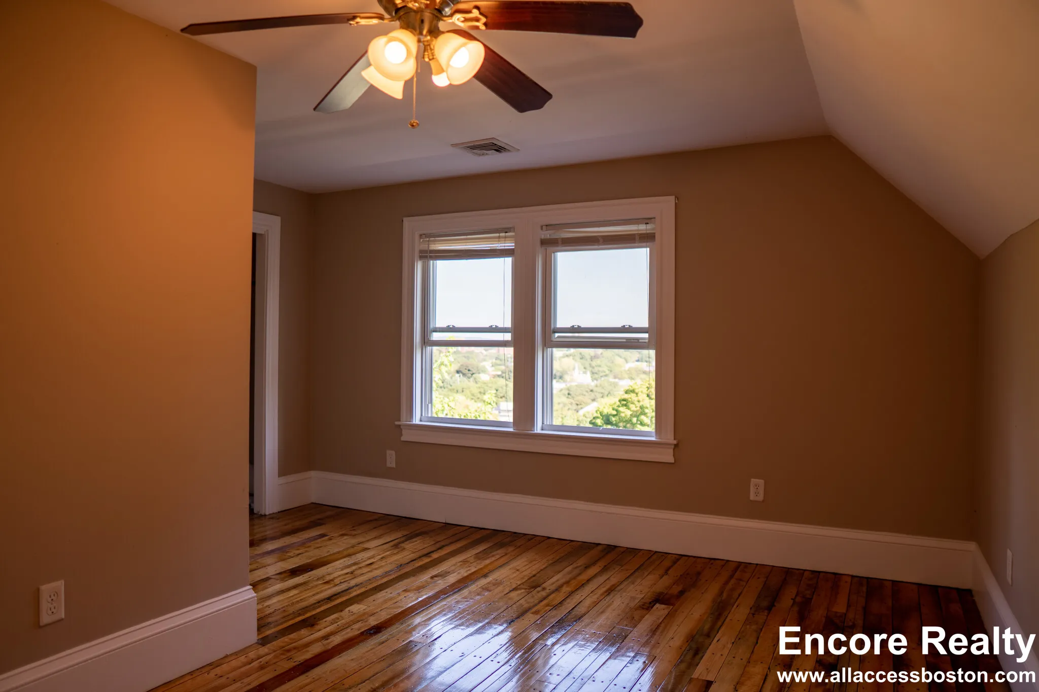 7 bed, 2 bath apartment for rent at 1 Parker Hill Ter Unit 3, Mission Hill — photo 23 of 46