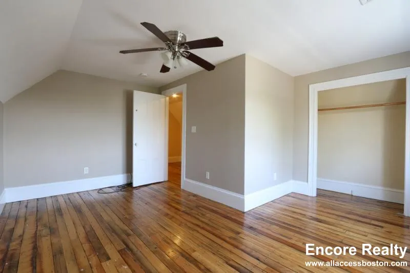 7 bed, 2 bath apartment for rent at 1 Parker Hill Ter Unit 3, Mission Hill — photo 10 of 46