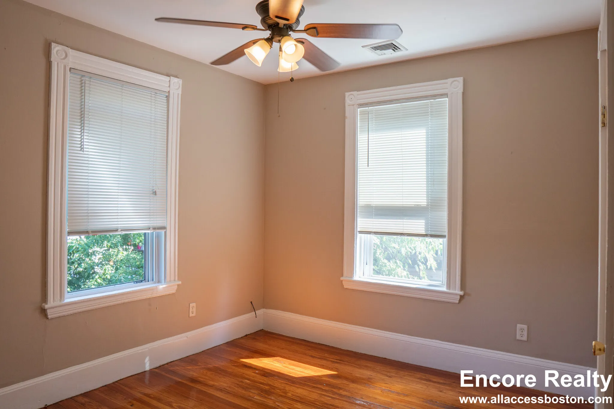 7 bed, 2 bath apartment for rent at 1 Parker Hill Ter Unit 3, Mission Hill — photo 21 of 46