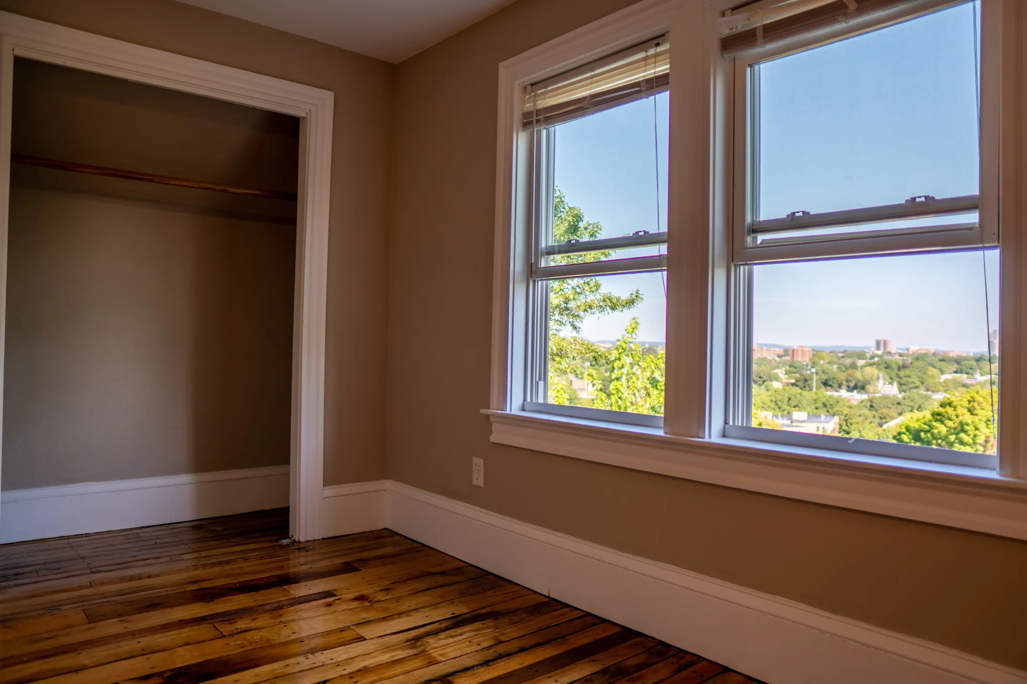 7 bed, 2 bath apartment for rent at 1 Parker Hill Ter Unit 3, Mission Hill — photo 36 of 46
