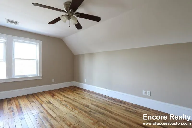 7 bed, 2 bath apartment for rent at 1 Parker Hill Ter Unit 3, Mission Hill — photo 9 of 46