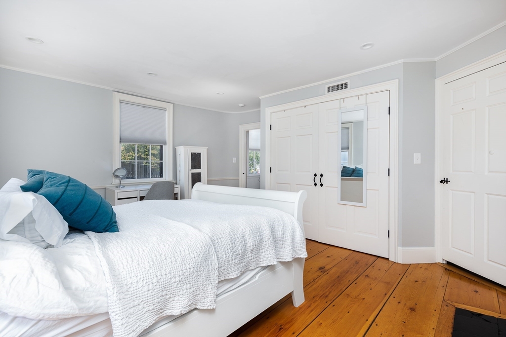 4 bed, 4+ bath apartment for rent at 1 Pearl St, Old Town — photo 29 of 38
