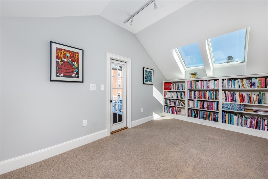 4 bed, 4+ bath apartment for rent at 1 Pearl St, Old Town — photo 32 of 38