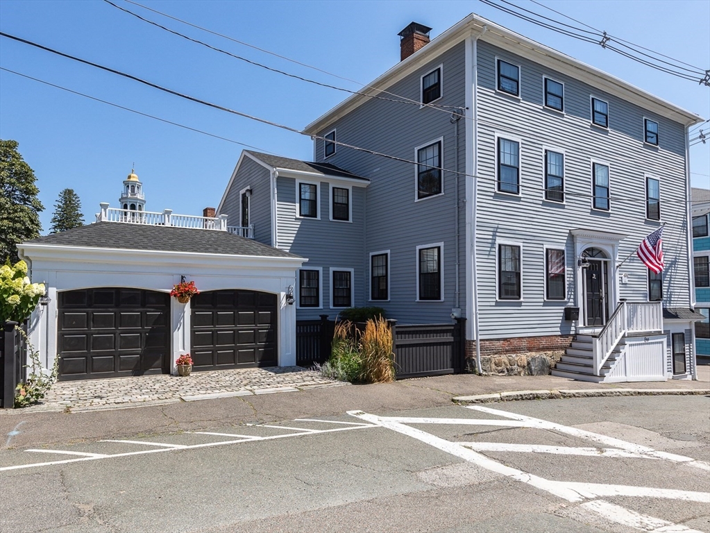 4 bed, 4+ bath apartment for rent at 1 Pearl St, Old Town — photo 1 of 38