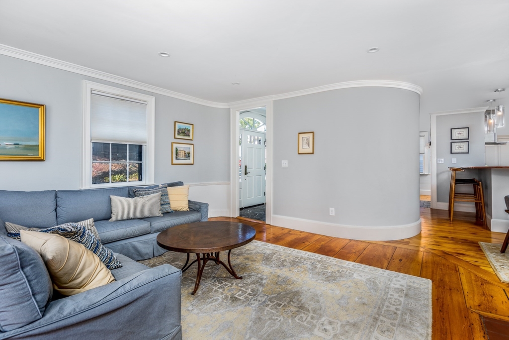 4 bed, 4+ bath apartment for rent at 1 Pearl St, Old Town — photo 7 of 38