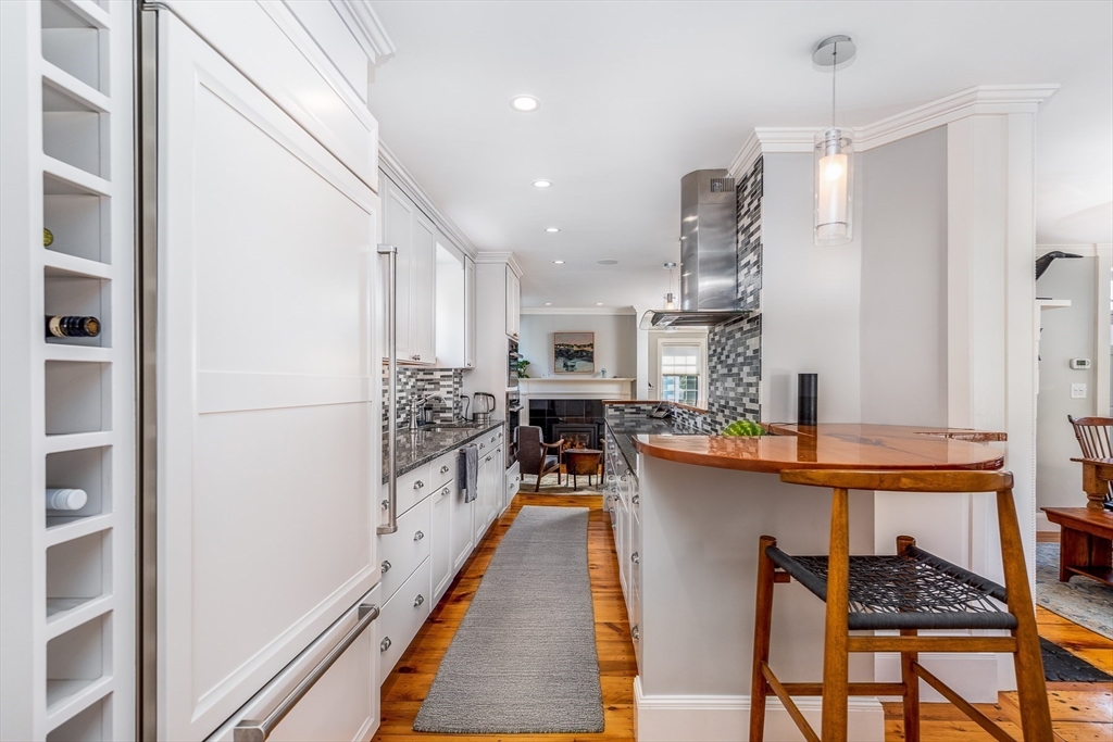 4 bed, 4+ bath apartment for rent at 1 Pearl St, Old Town — photo 8 of 38