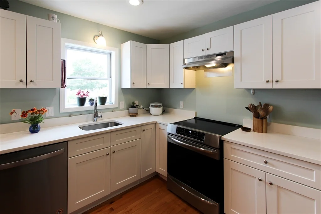 3 bed, 3 bath apartment for rent at 1 Pelham Unit B, Worcester — photo 6 of 32