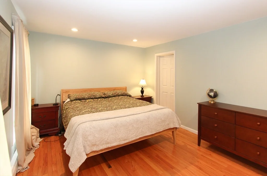 3 bed, 3 bath apartment for rent at 1 Pelham Unit B, Worcester — photo 18 of 32
