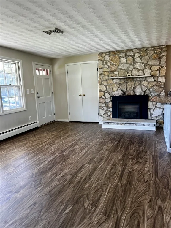 3 bed, 1 bath apartment for rent at 1 Perkins Rd, Danvers — photo 6 of 25