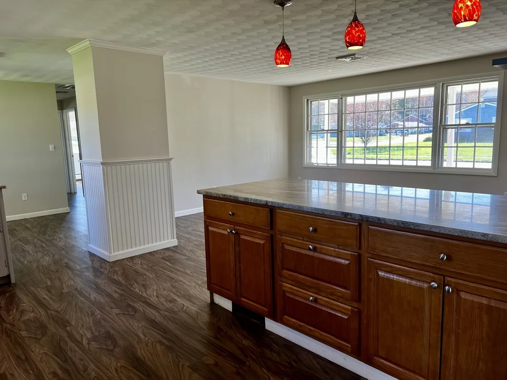 3 bed, 1 bath apartment for rent at 1 Perkins Rd, Danvers — photo 12 of 25