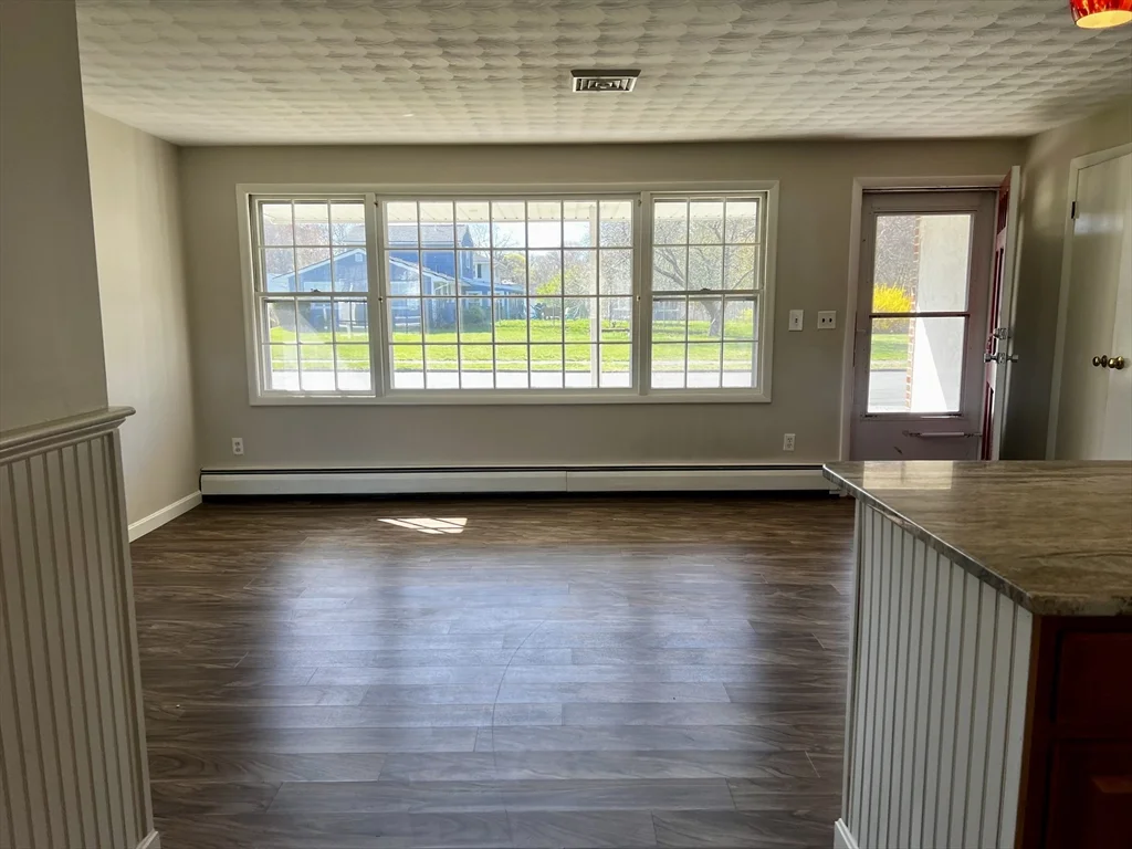 3 bed, 1 bath apartment for rent at 1 Perkins Rd, Danvers — photo 8 of 25