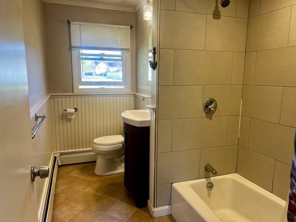 3 bed, 1 bath apartment for rent at 1 Perkins Rd, Danvers — photo 16 of 25