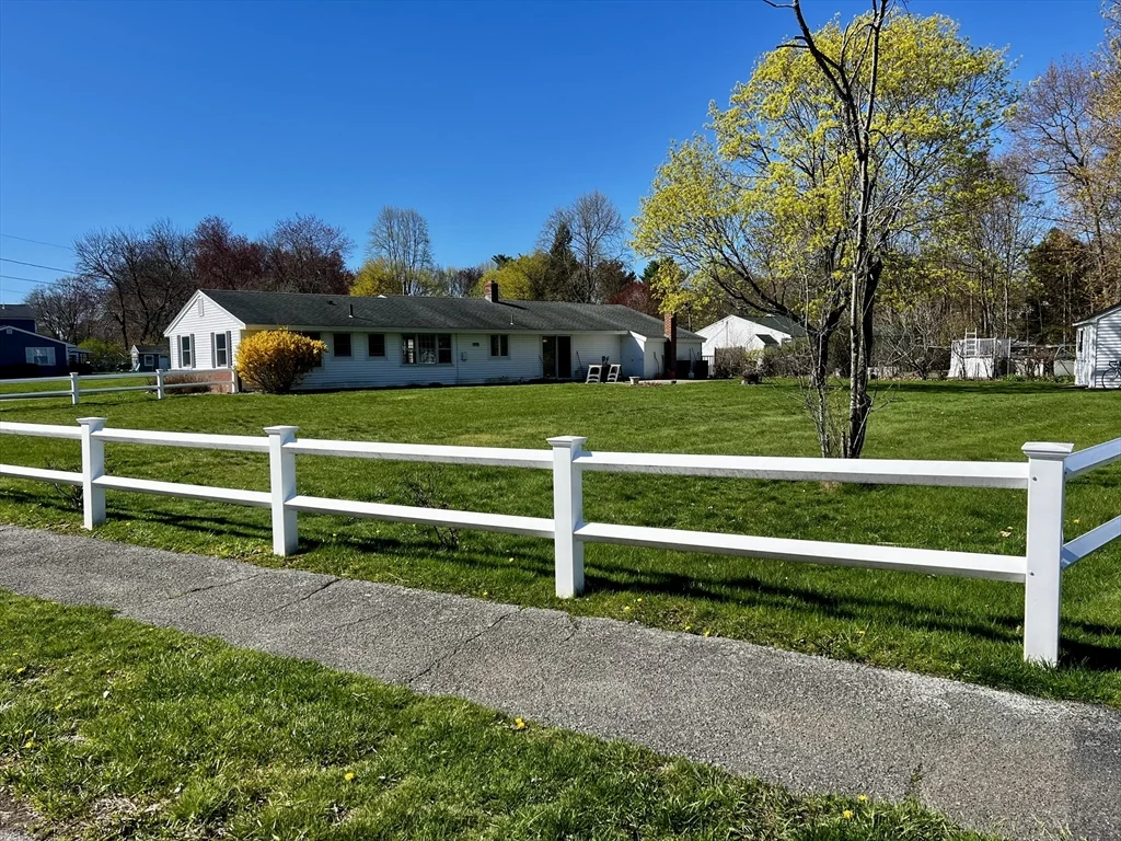 3 bed, 1 bath apartment for rent at 1 Perkins Rd, Danvers — photo 25 of 25