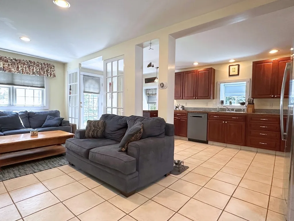 2 bed, 1 bath apartment for rent at 1 Pigeon Hill Ct Unit 1, Rockport — photo 7 of 24