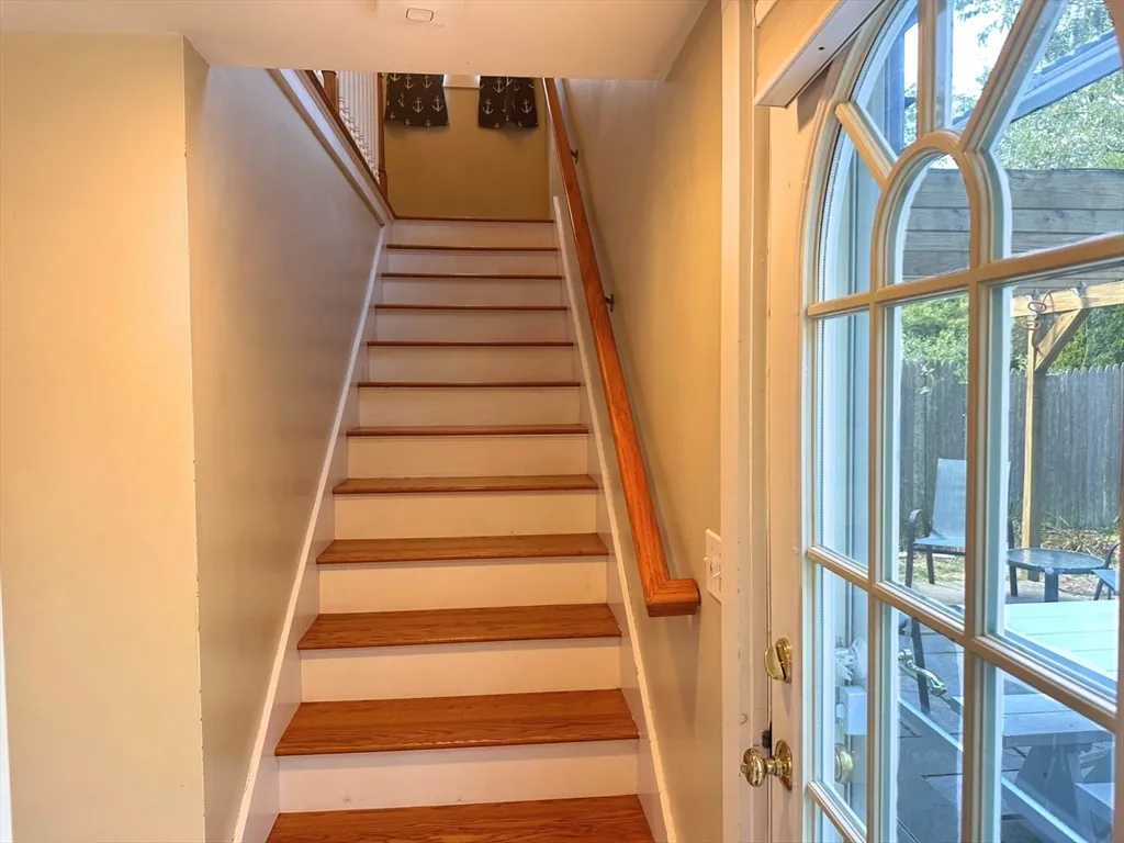 2 bed, 1 bath apartment for rent at 1 Pigeon Hill Ct Unit 1, Rockport — photo 11 of 24