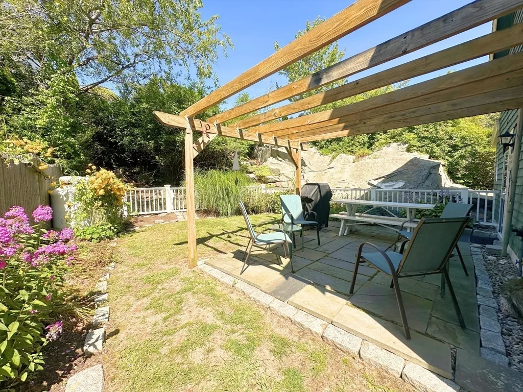2 bed, 1 bath apartment for rent at 1 Pigeon Hill Ct Unit 1, Rockport — photo 23 of 24