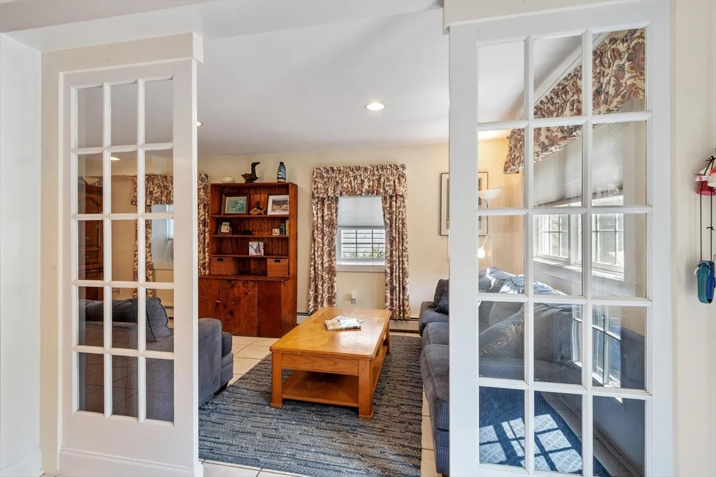 2 bed, 1 bath apartment for rent at 1 Pigeon Hill Ct Unit B, Rockport — photo 10 of 32