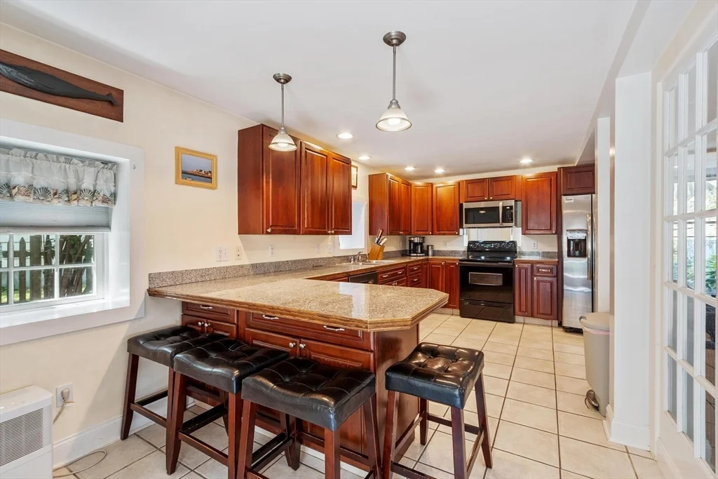 2 bed, 1 bath apartment for rent at 1 Pigeon Hill Ct Unit B, Rockport — photo 6 of 32