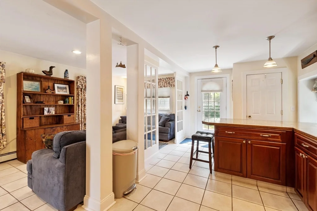 2 bed, 1 bath apartment for rent at 1 Pigeon Hill Ct Unit B, Rockport — photo 9 of 32