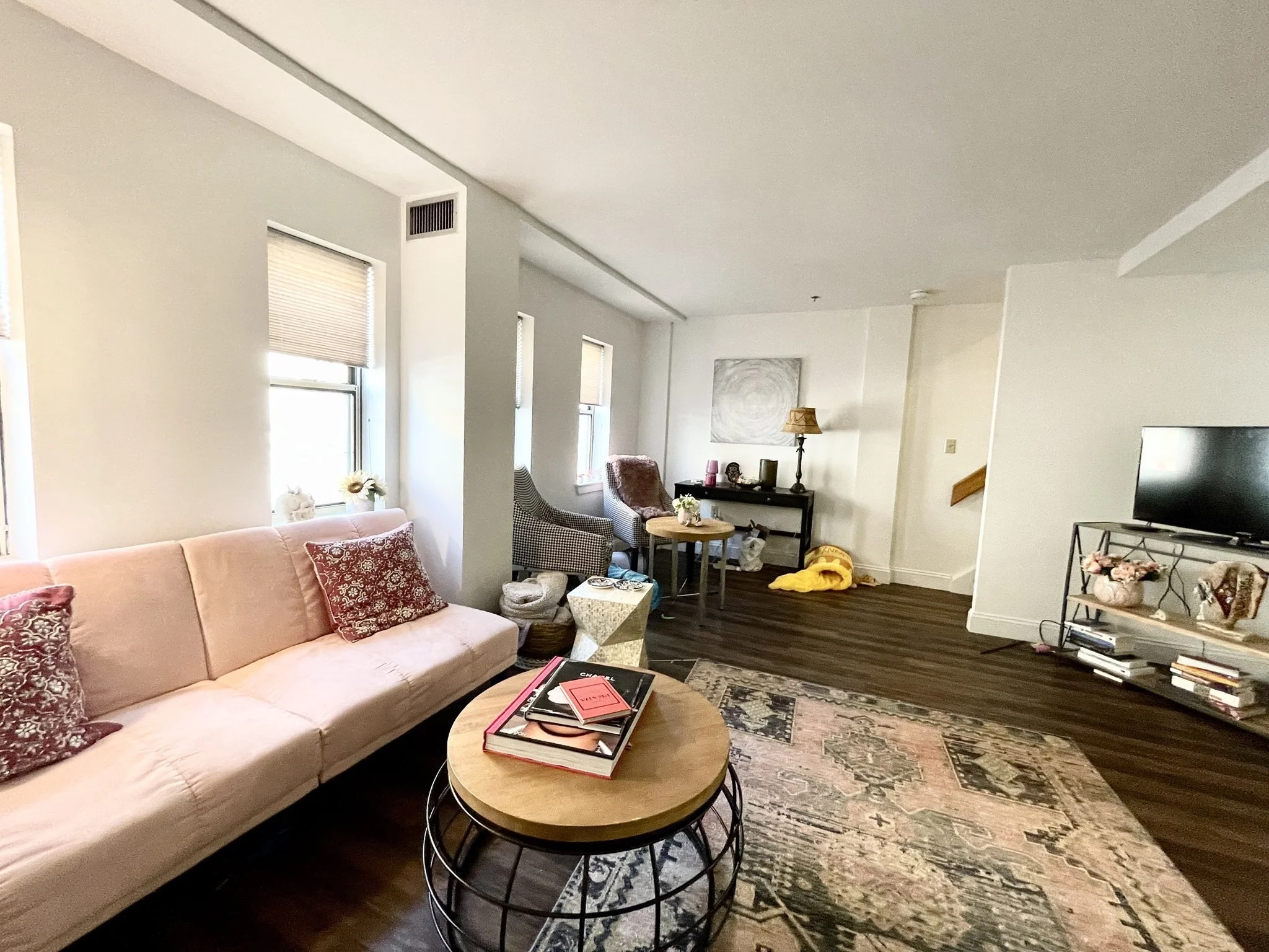 3 bed, 1 bath apartment for rent at 1 Pine St Unit B, Chinatown — photo 3 of 20
