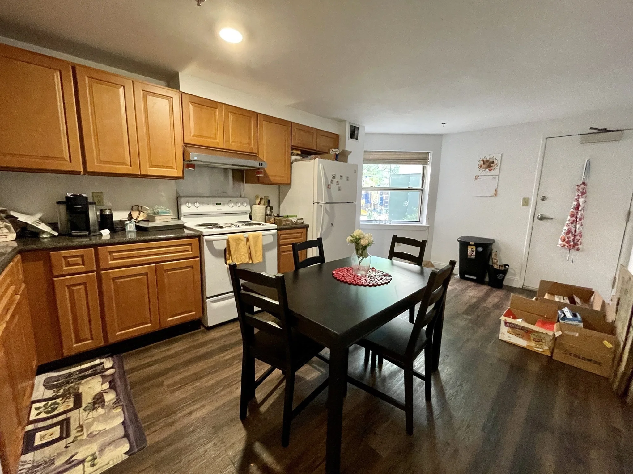 3 bed, 1 bath apartment for rent at 1 Pine St Unit B, Chinatown — photo 6 of 20
