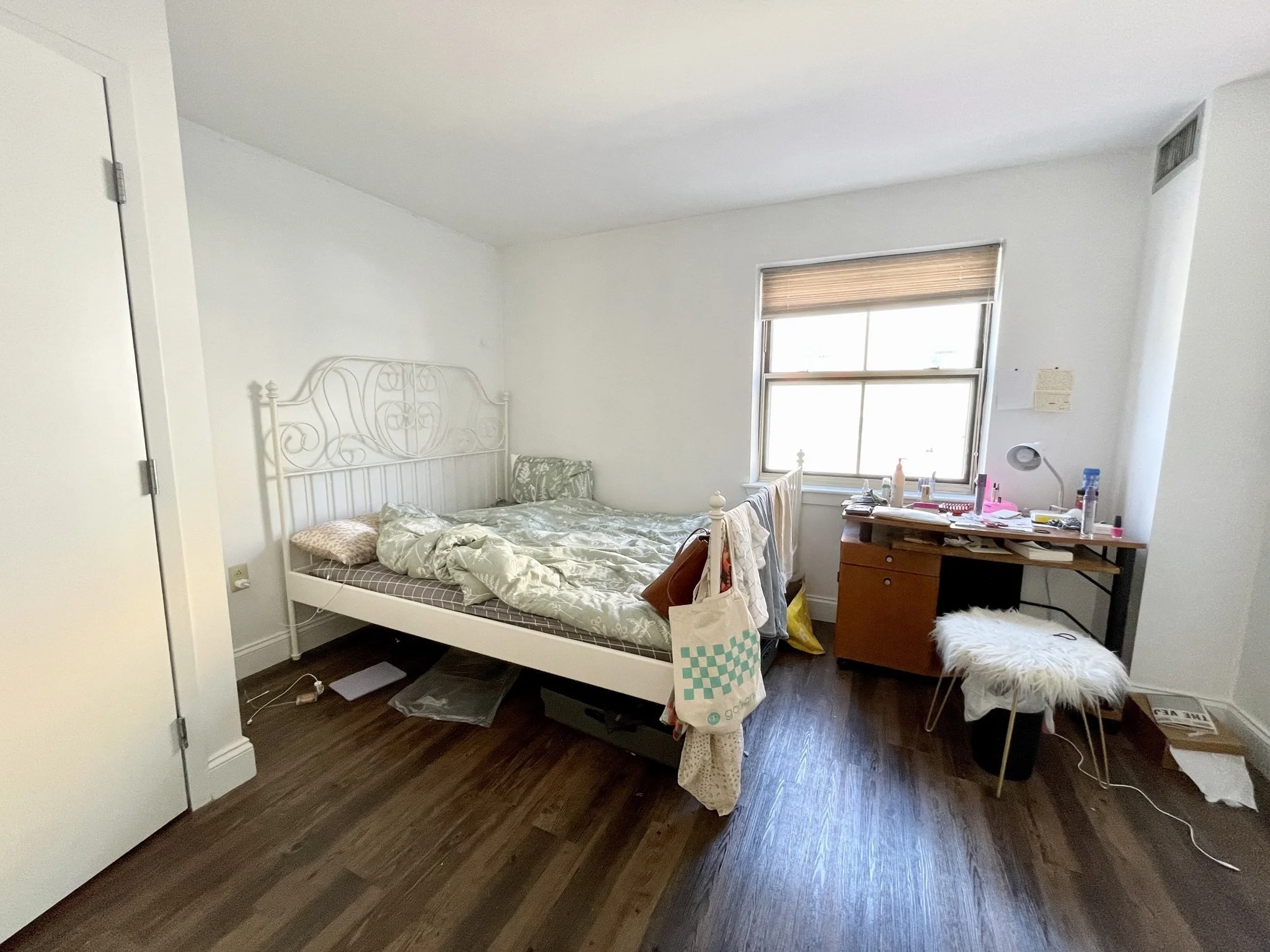 3 bed, 1 bath apartment for rent at 1 Pine St Unit B, Chinatown — photo 17 of 20